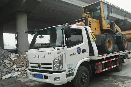 广东罗湖汽车维修搭电道路救援附近拖车 流动补胎 换胎